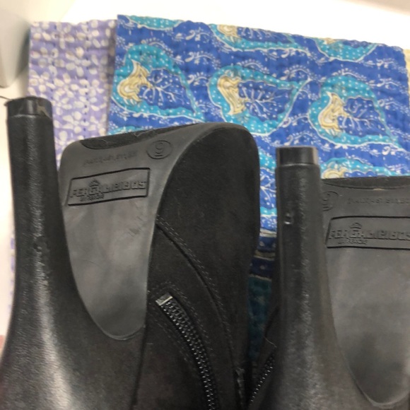 Fergalicious booties 9 - Picture 5 of 6